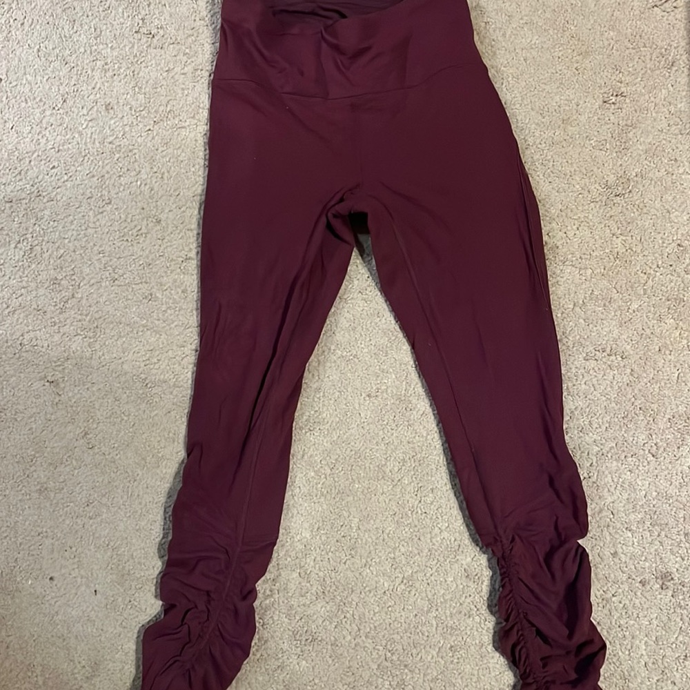 Lululemon yoga leggings.